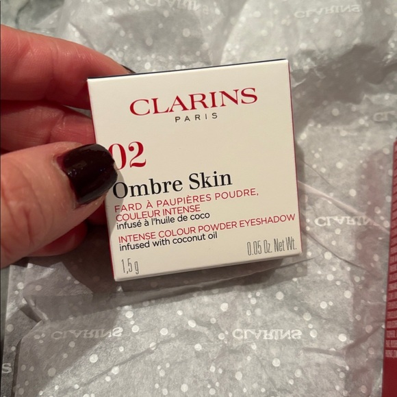 Clarins Gift Set - Picture 4 of 9